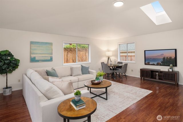 1425 243rd Place SW, Bothell, WA 98021