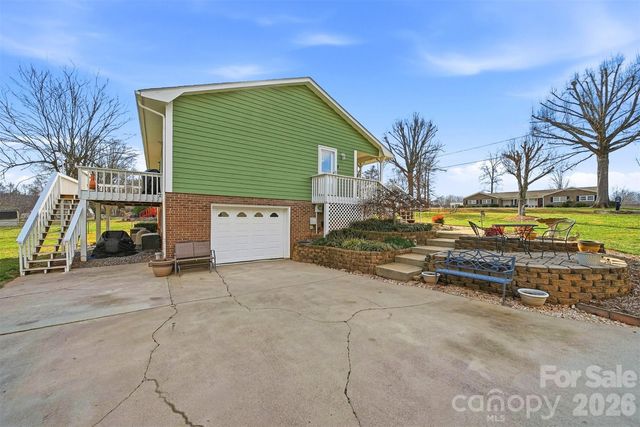 2735 Sides Avenue, Connelly Springs, NC 28612