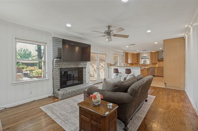 3866 Medallion Lane, Dallas, TX 75229