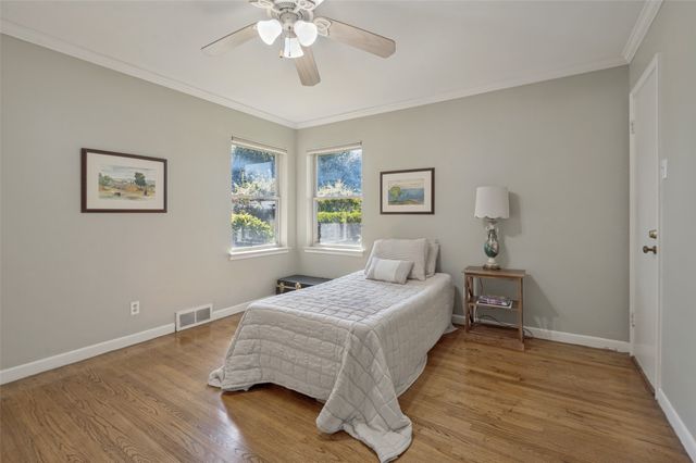 3866 Medallion Lane, Dallas, TX 75229