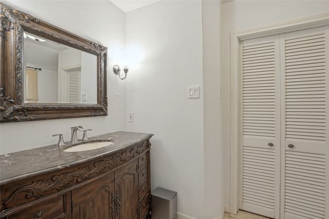 3866 Medallion Lane, Dallas, TX 75229