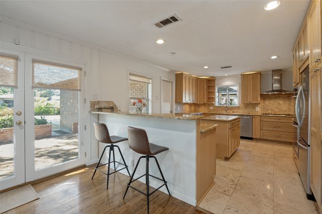 3866 Medallion Lane, Dallas, TX 75229