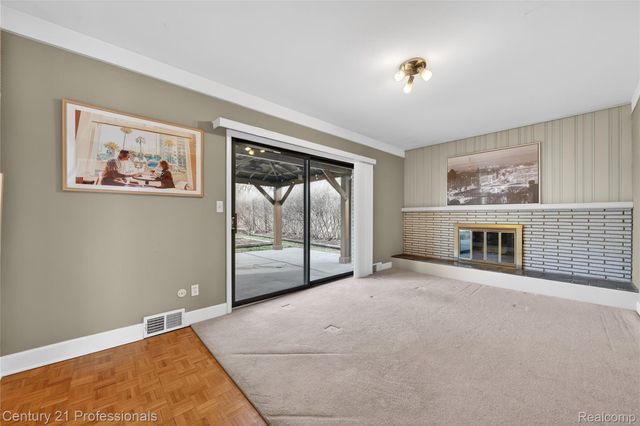 36040 Ladywood Street, Livonia, MI 48154