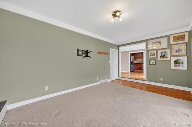 36040 Ladywood Street, Livonia, MI 48154