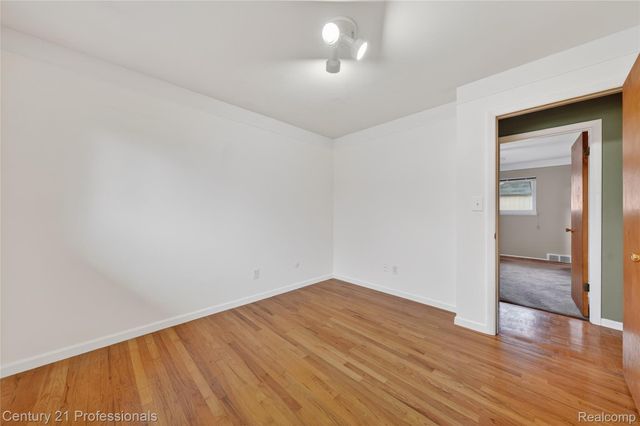 36040 Ladywood Street, Livonia, MI 48154