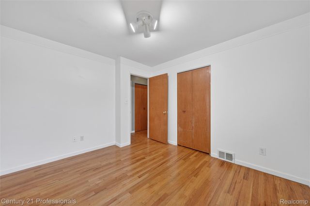 36040 Ladywood Street, Livonia, MI 48154