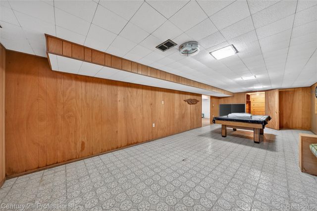 36040 Ladywood Street, Livonia, MI 48154