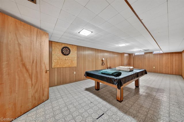 36040 Ladywood Street, Livonia, MI 48154