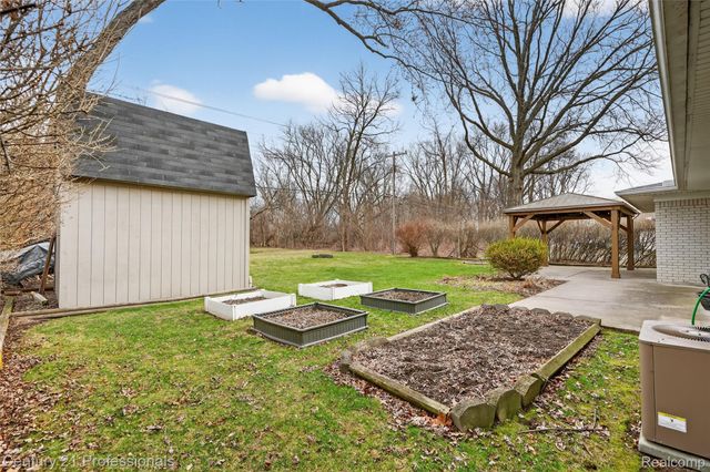 36040 Ladywood Street, Livonia, MI 48154