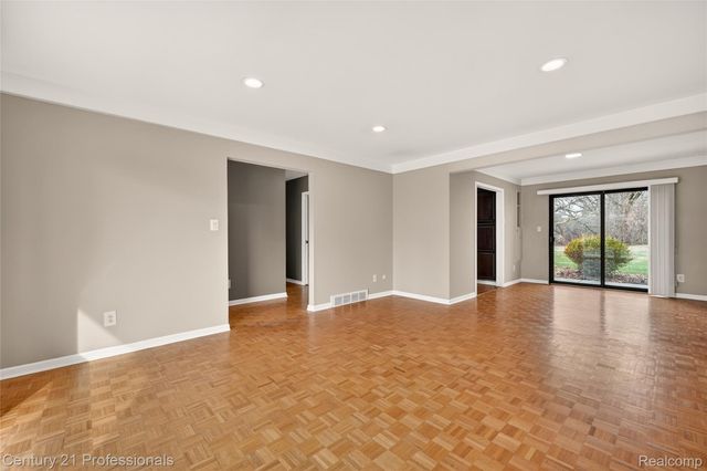 36040 Ladywood Street, Livonia, MI 48154