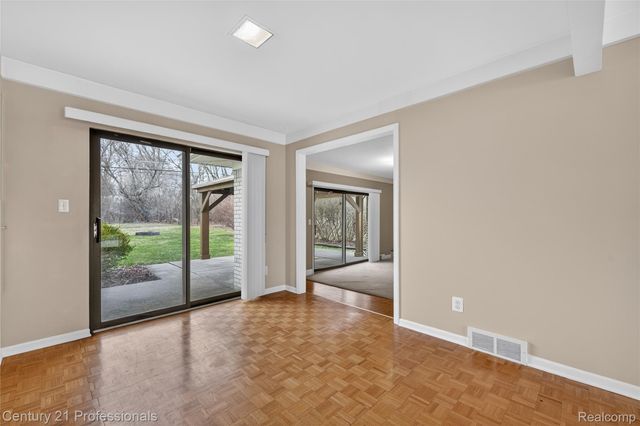 36040 Ladywood Street, Livonia, MI 48154