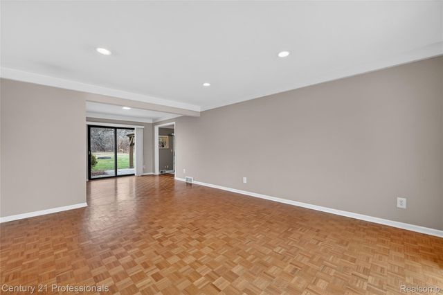 36040 Ladywood Street, Livonia, MI 48154