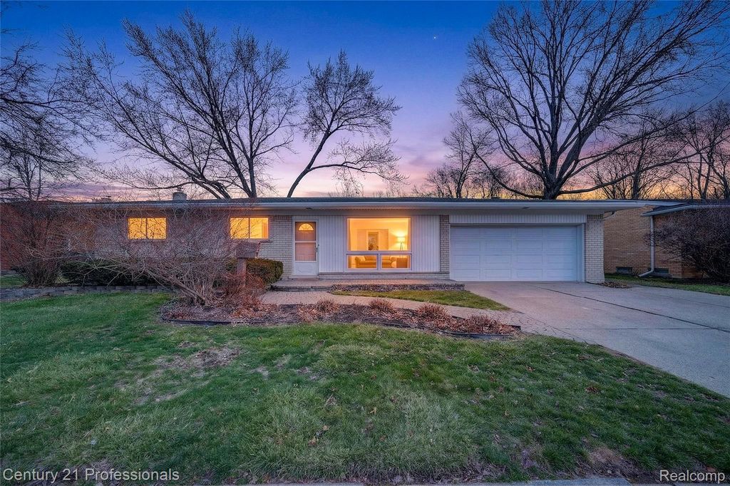 36040 Ladywood Street, Livonia, MI 48154