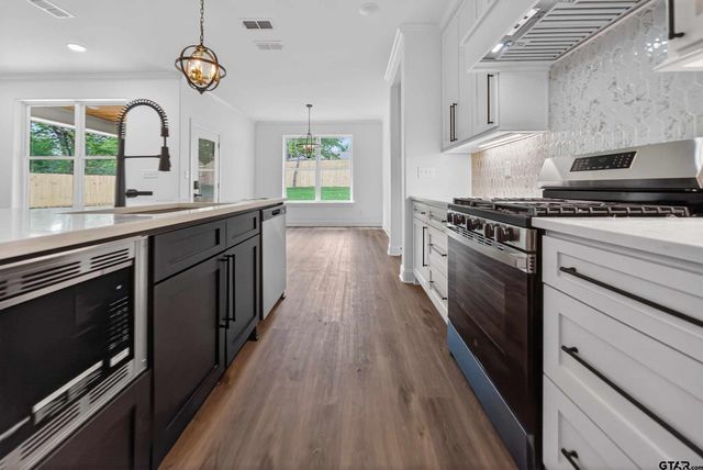 3045 Guinn Farms Rd, Tyler, TX 75707