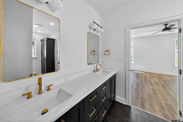 3045 Guinn Farms Rd, Tyler, TX 75707