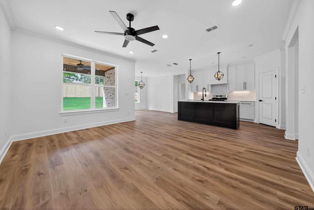 3045 Guinn Farms Rd, Tyler, TX 75707