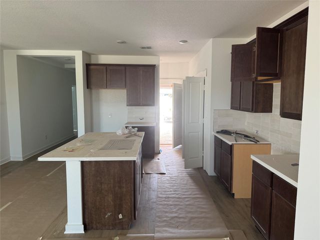 500 Quail Convey DR, Jarrell, TX 76537