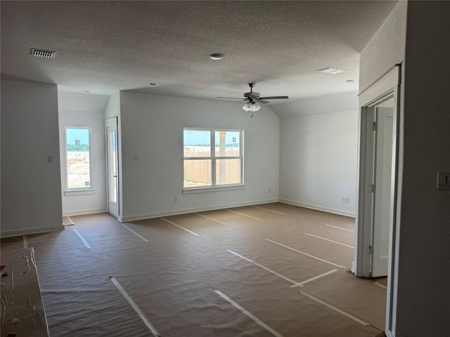 500 Quail Convey DR, Jarrell, TX 76537