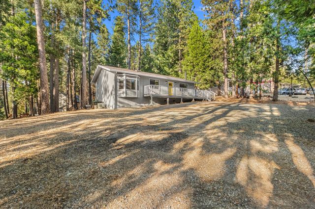 5603 Sierra Springs Dr, Pollock Pines, CA 95726