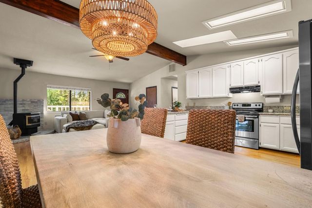5603 Sierra Springs Dr, Pollock Pines, CA 95726