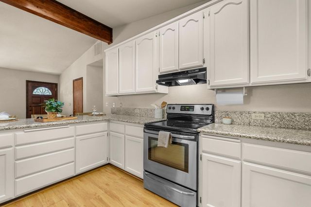 5603 Sierra Springs Dr, Pollock Pines, CA 95726