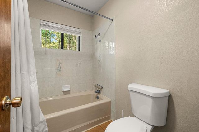 5603 Sierra Springs Dr, Pollock Pines, CA 95726
