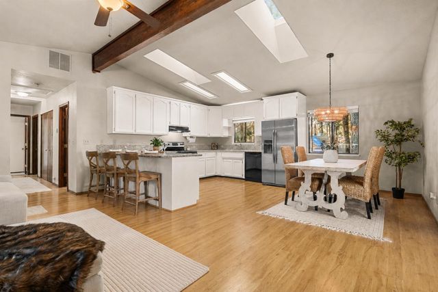 5603 Sierra Springs Dr, Pollock Pines, CA 95726