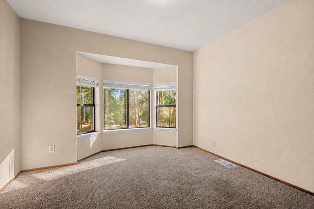 5603 Sierra Springs Dr, Pollock Pines, CA 95726