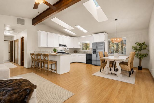5603 Sierra Springs Dr, Pollock Pines, CA 95726