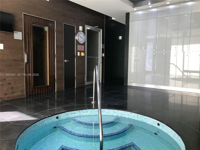 55 SE 6th St 3304, Miami, FL 33131