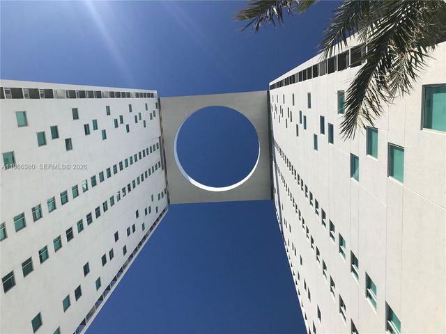 55 SE 6th St 3304, Miami, FL 33131