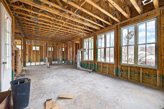 2736 E Black Walnut Circle, Fayetteville, AR 72701