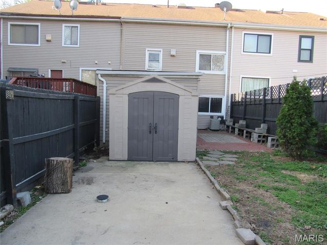 925 Morrison Avenue, St Louis, MO 63104