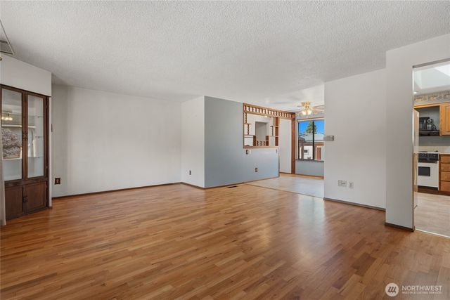 1524 N James St, Tacoma, WA 98406