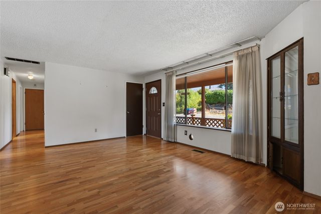 1524 N James St, Tacoma, WA 98406