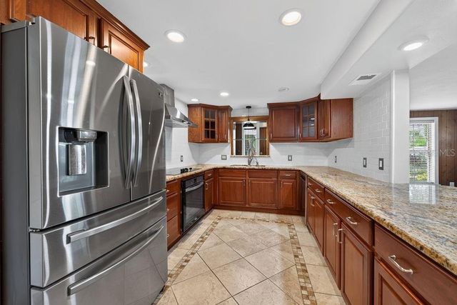 11005 N 27TH STREET, Tampa, FL 33612
