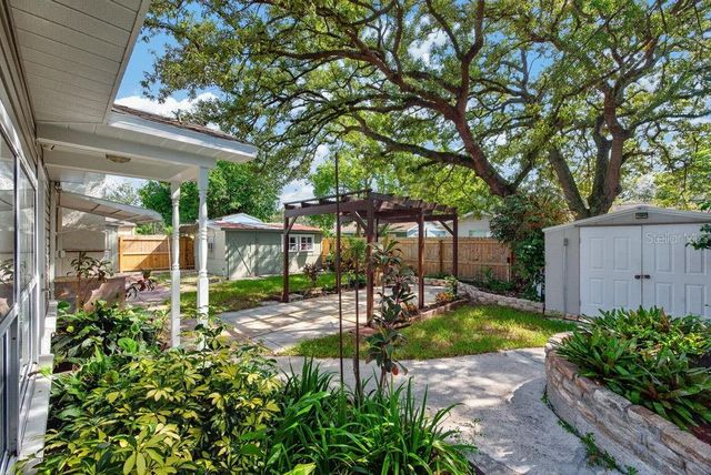 11005 N 27TH STREET, Tampa, FL 33612