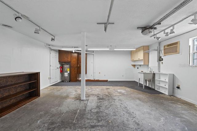 11005 N 27TH STREET, Tampa, FL 33612
