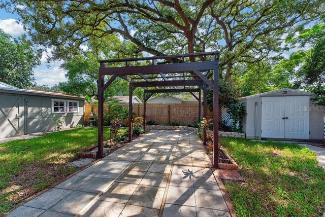 11005 N 27TH STREET, Tampa, FL 33612