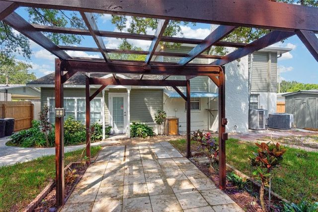 11005 N 27TH STREET, Tampa, FL 33612