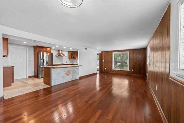 11005 N 27TH STREET, Tampa, FL 33612