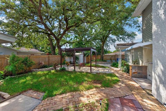 11005 N 27TH STREET, Tampa, FL 33612