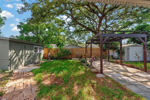 11005 N 27TH STREET, Tampa, FL 33612