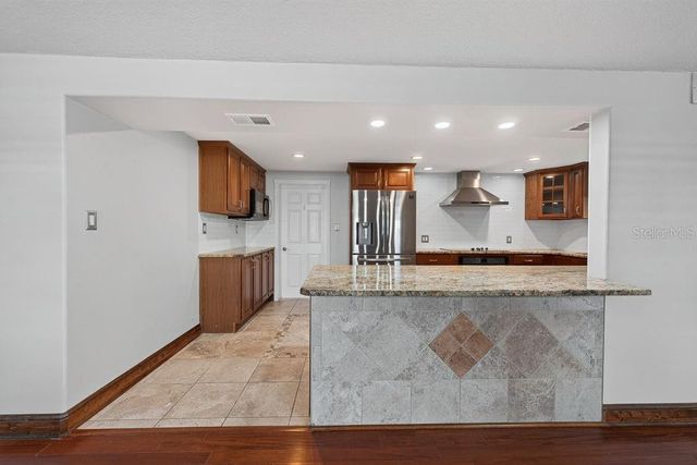 11005 N 27TH STREET, Tampa, FL 33612