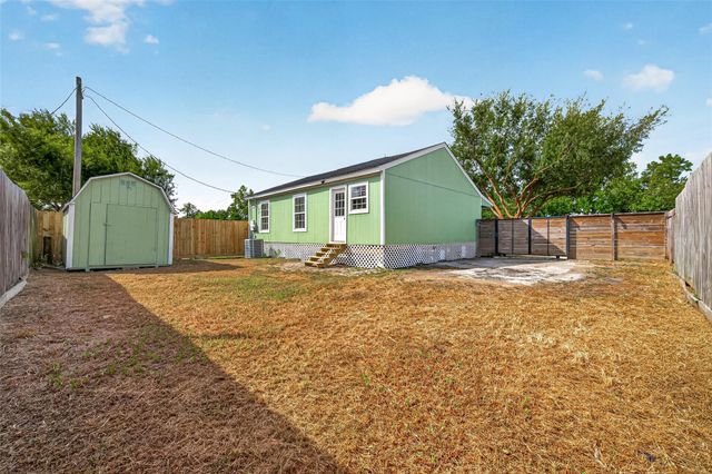 4619 18th Street, Bacliff, TX 77518