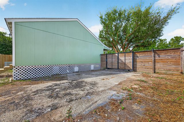 4619 18th Street, Bacliff, TX 77518