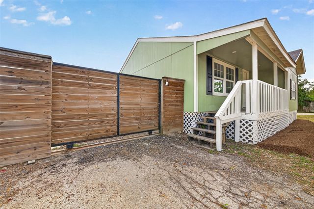 4619 18th Street, Bacliff, TX 77518