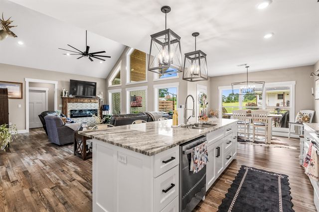 53 Republican Valley Drive, Greenbrier, AR 72058