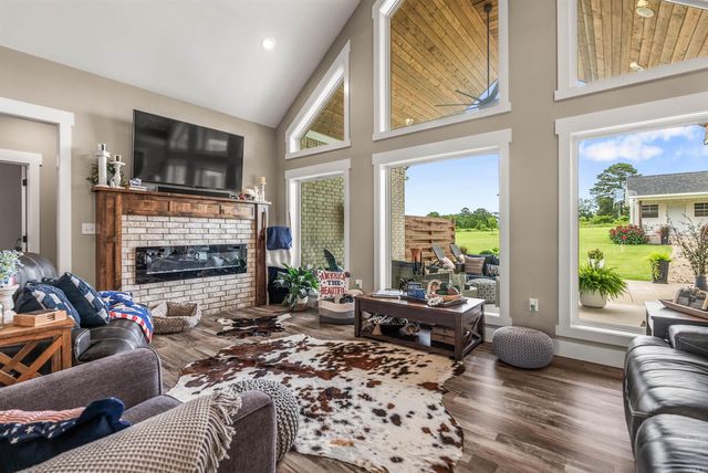53 Republican Valley Drive, Greenbrier, AR 72058