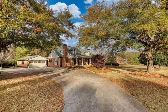 131 Upchurch Drive, Mcdonough, GA 30252